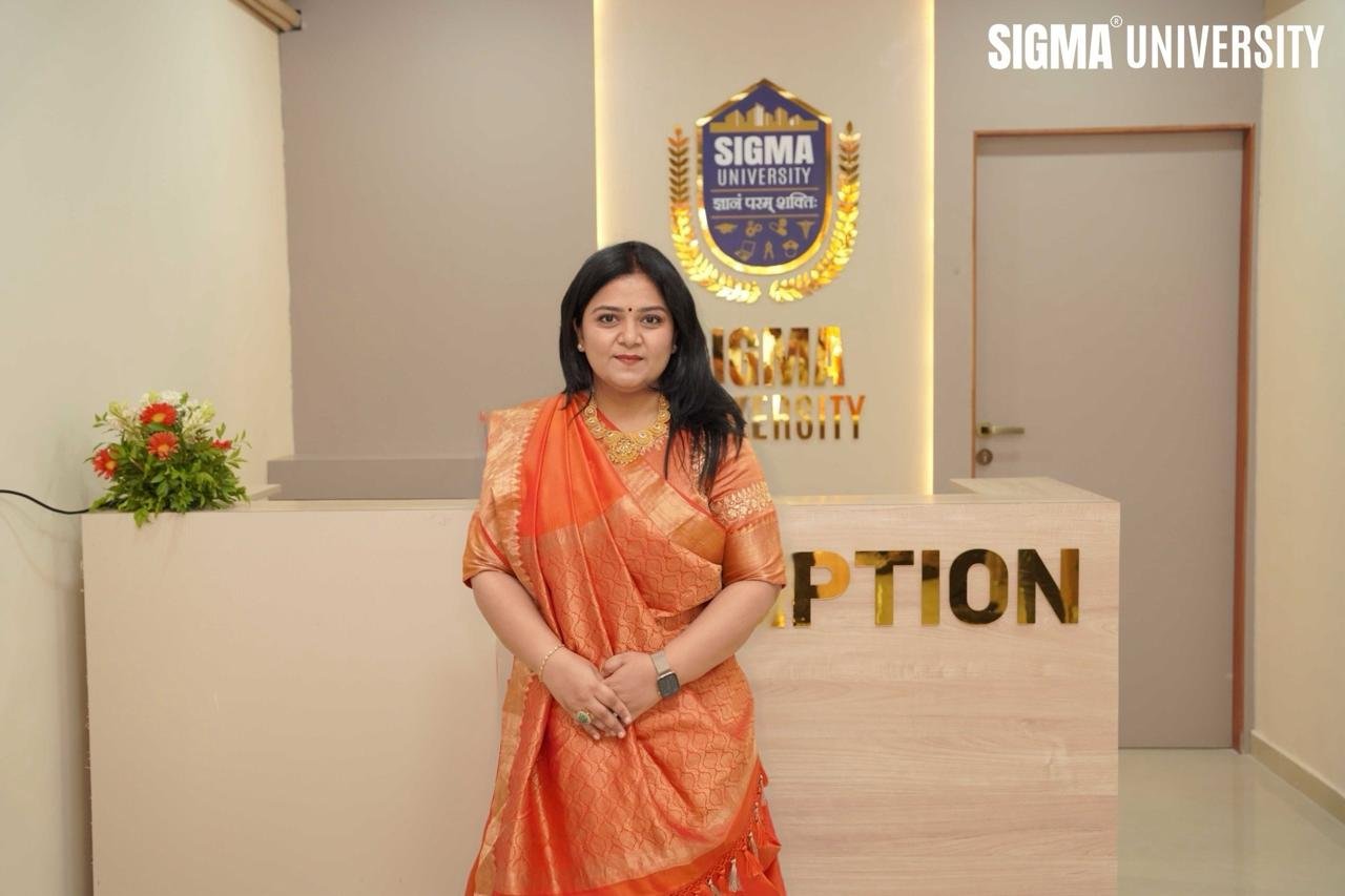 Dr. Shreya Shah interacting with students